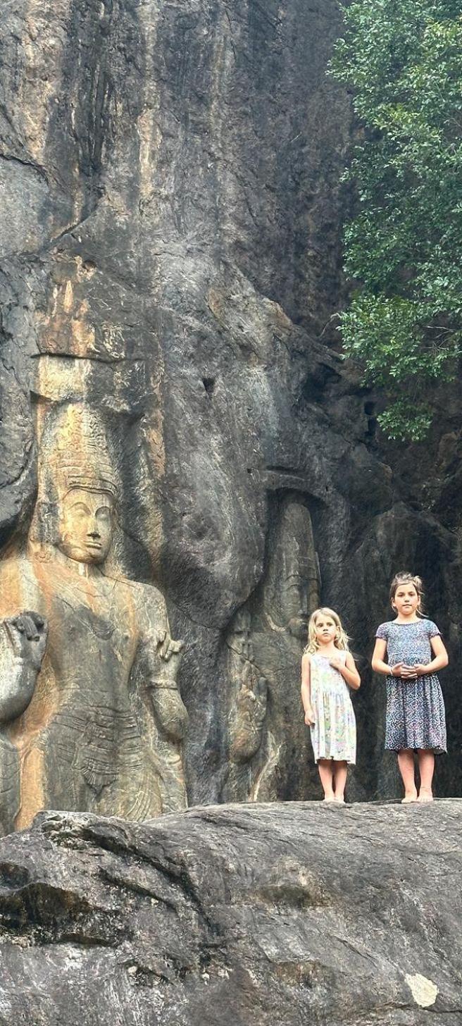Thomasha Homestay เวลลาวายา ภายนอก รูปภาพ